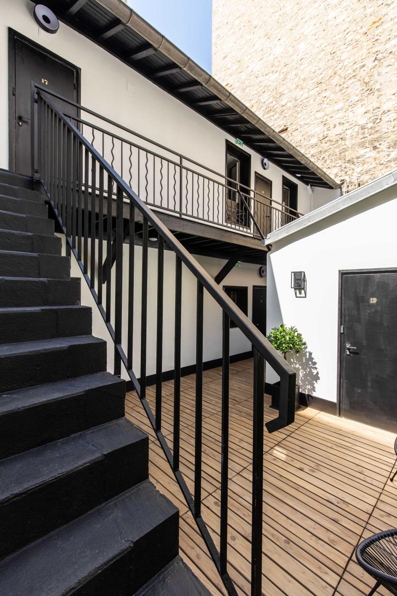 Hostel Eiffel Париж Экстерьер фото